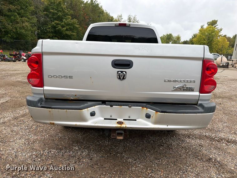 image for item FT7527 2011 Dodge Dakota Crew Cab pickup truck