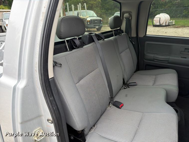image for item FT7527 2011 Dodge Dakota Crew Cab pickup truck
