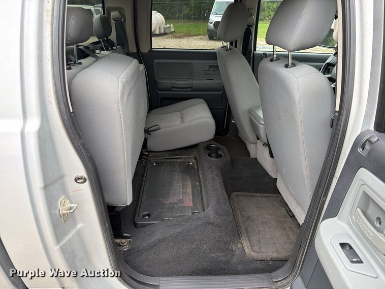 image for item FT7527 2011 Dodge Dakota Crew Cab pickup truck