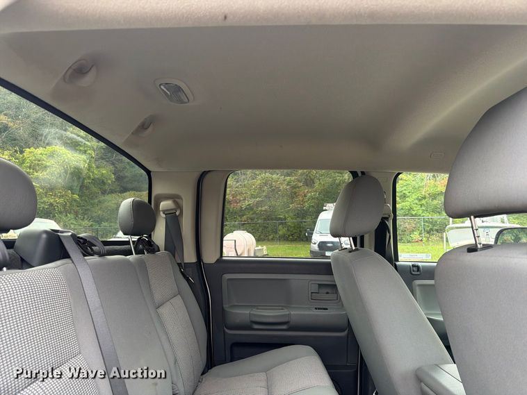 image for item FT7527 2011 Dodge Dakota Crew Cab pickup truck