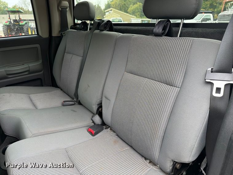 image for item FT7527 2011 Dodge Dakota Crew Cab pickup truck
