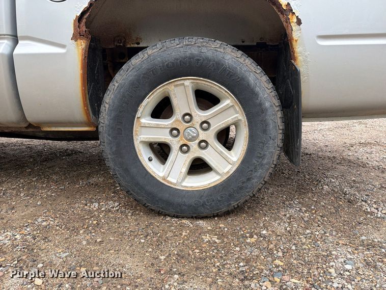 image for item FT7527 2011 Dodge Dakota Crew Cab pickup truck