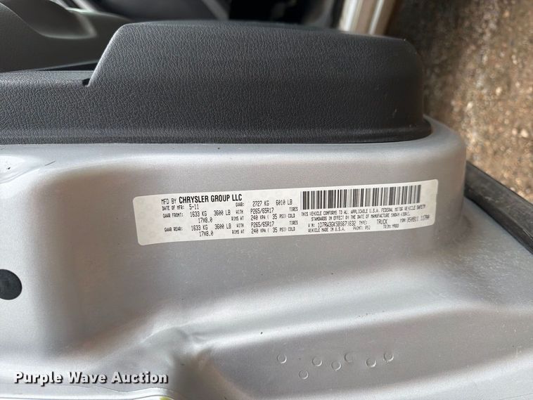 image for item FT7527 2011 Dodge Dakota Crew Cab pickup truck