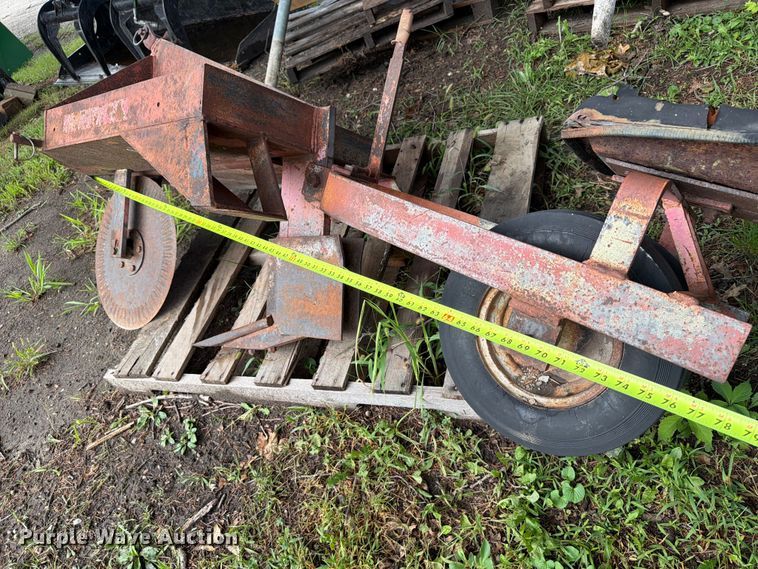 image for item FT8077 Tree planter