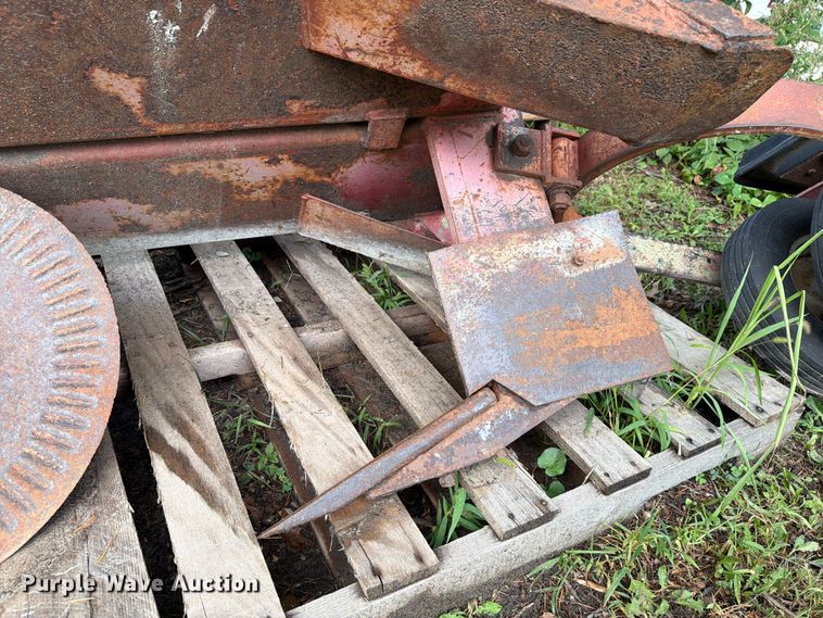 image for item FT8077 Tree planter