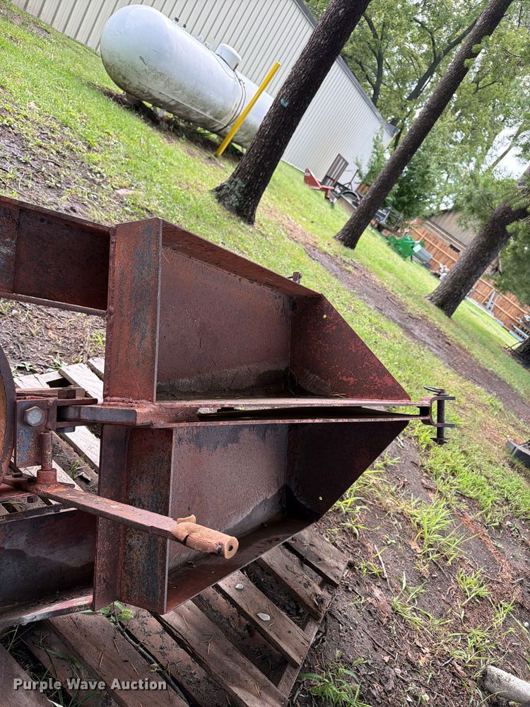 image for item FT8077 Tree planter