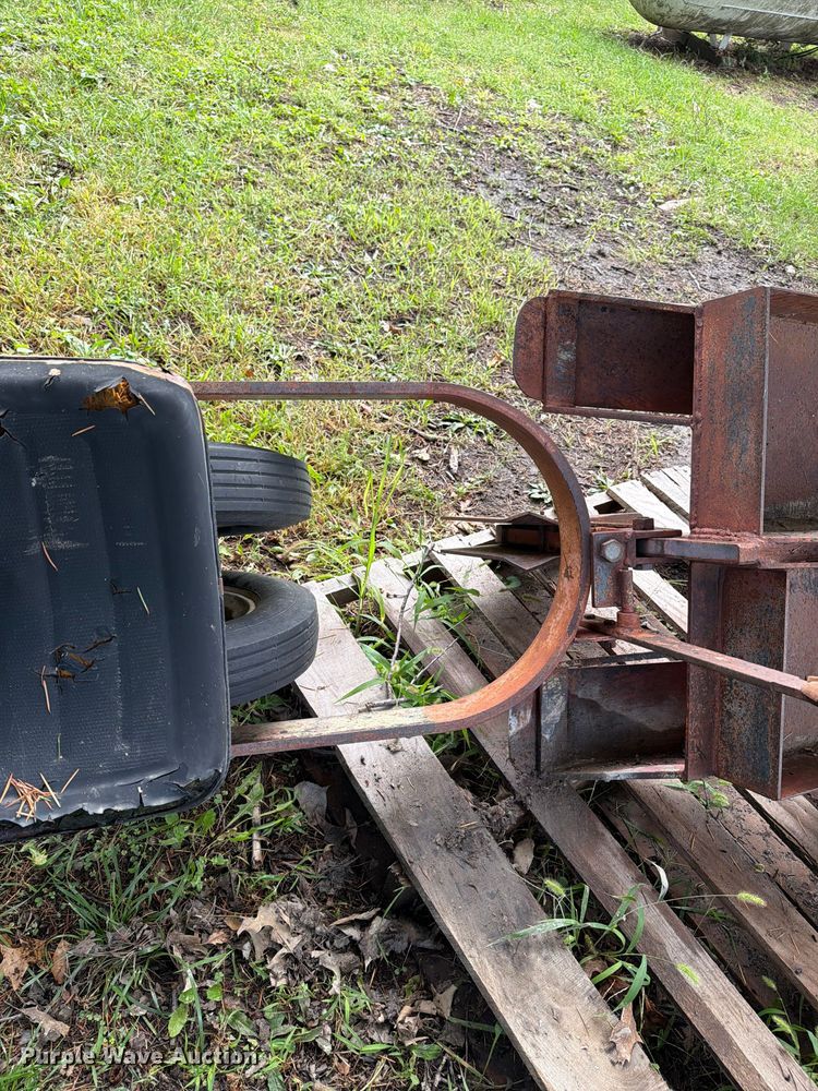 image for item FT8077 Tree planter