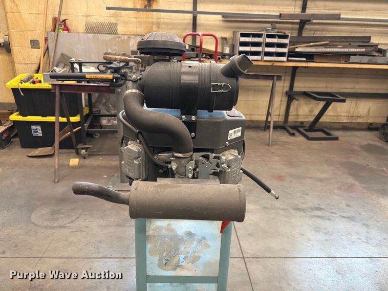 image for item FU0525 Kawasaki FX730V engine