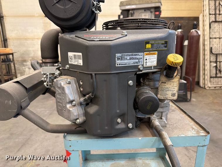 image for item FU0525 Kawasaki FX730V engine