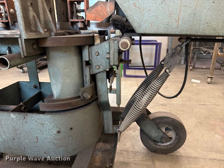 image for item FU0529 Ellis 1600 band saw