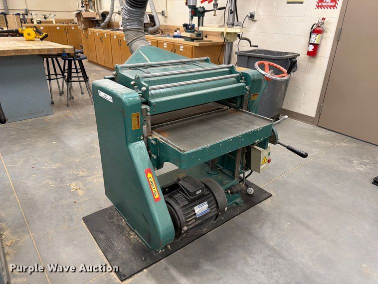 image for item FU0537 Grizzly G7213 planer