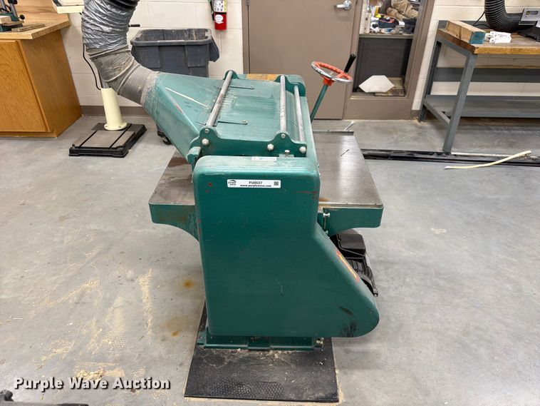 image for item FU0537 Grizzly G7213 planer