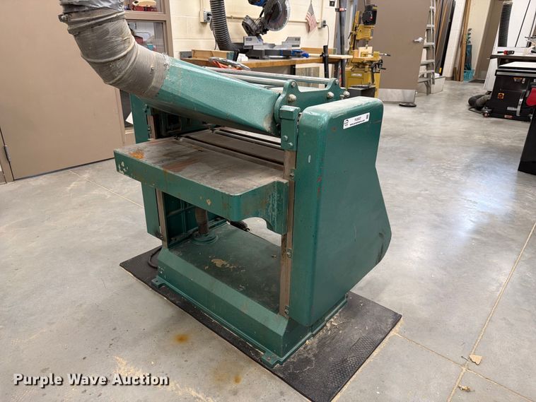 image for item FU0537 Grizzly G7213 planer