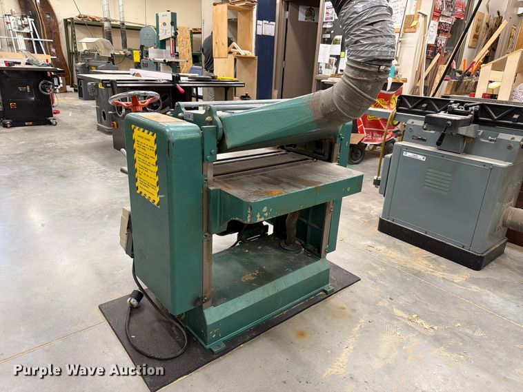 image for item FU0537 Grizzly G7213 planer