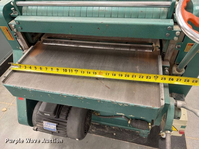 image for item FU0537 Grizzly G7213 planer