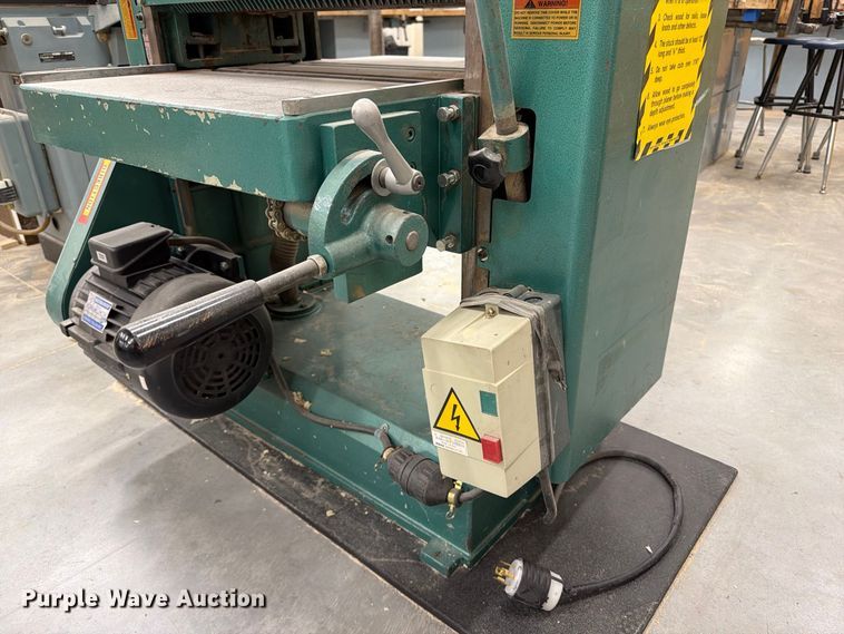 image for item FU0537 Grizzly G7213 planer