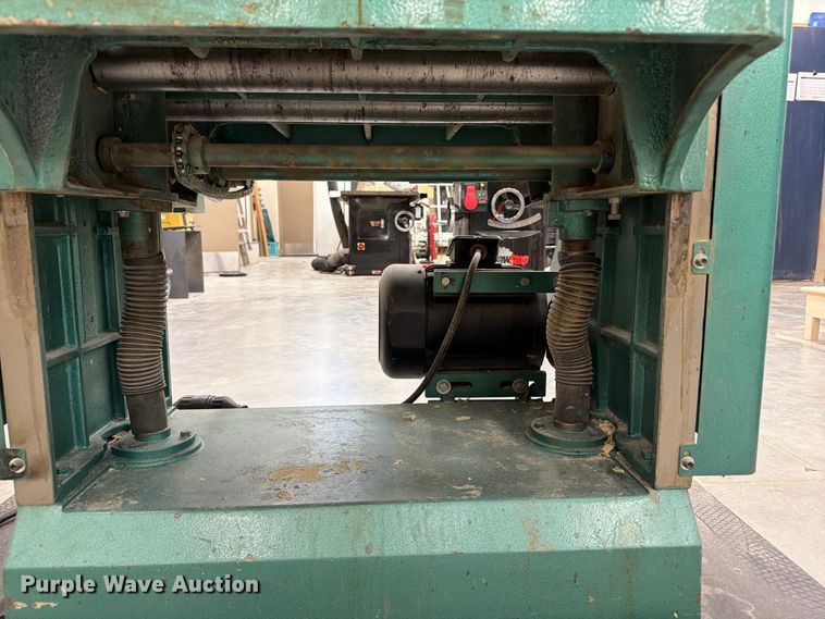 image for item FU0537 Grizzly G7213 planer