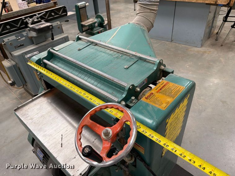 image for item FU0537 Grizzly G7213 planer