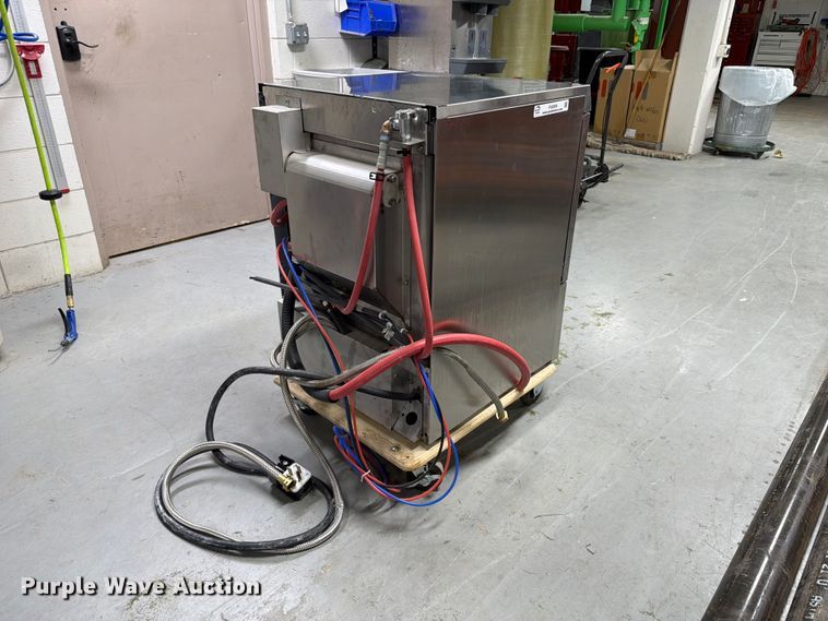 image for item FU0556 Hobart LXER dishwasher