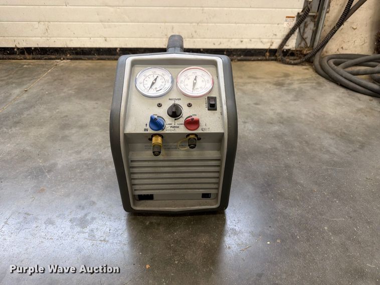 image for item FU0560 Robinair RG6 refrigerant recovery recycling machine