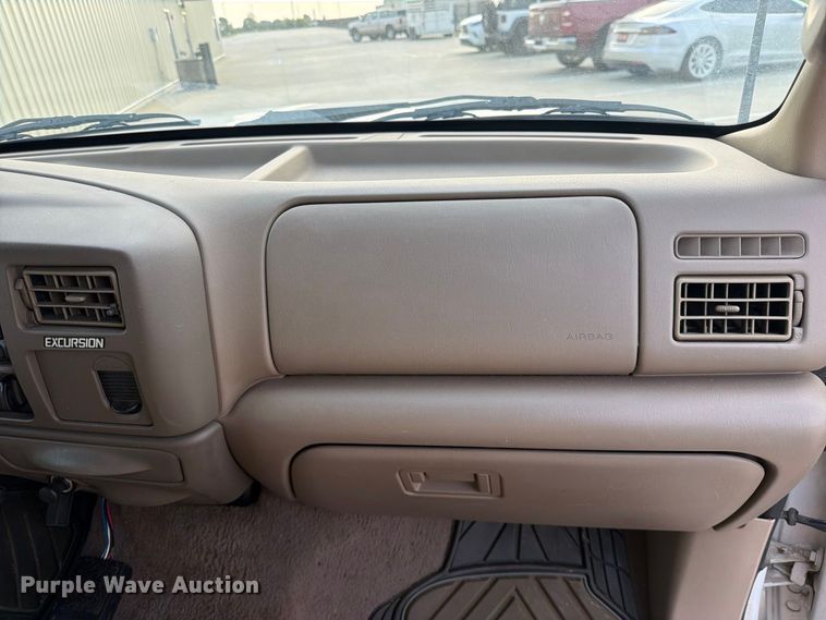 image for item FU1045 2000 Ford Excursion Limited SUV