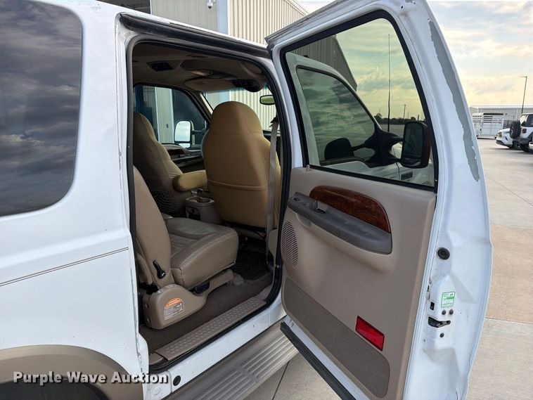 image for item FU1045 2000 Ford Excursion Limited SUV