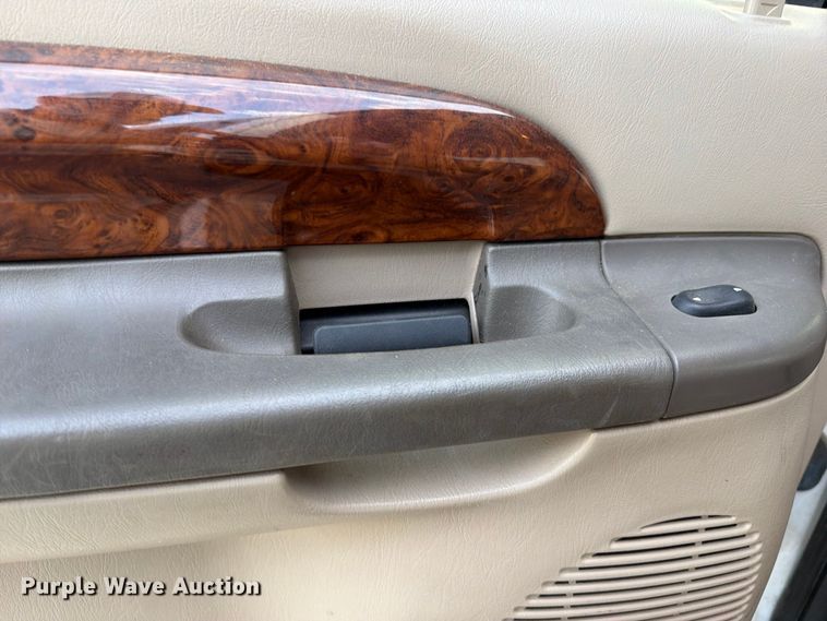 image for item FU1045 2000 Ford Excursion Limited SUV