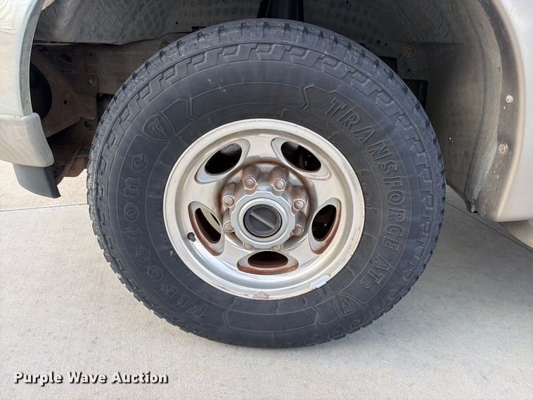 image for item FU1045 2000 Ford Excursion Limited SUV