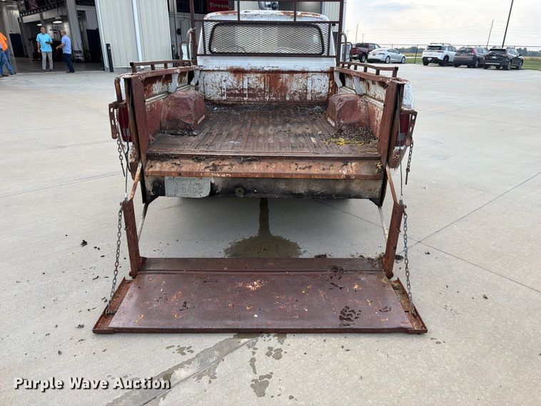 image for item FU1046 1970 Ford F100 pickup truck