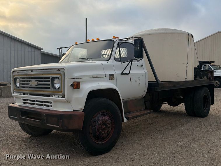 image for item FU4705 1974 Chevrolet C60 flatbed truck