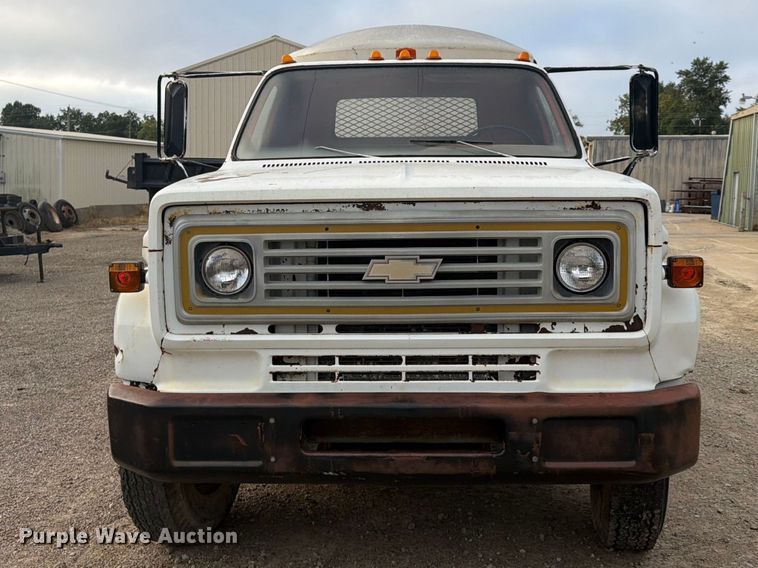 image for item FU4705 1974 Chevrolet C60 flatbed truck