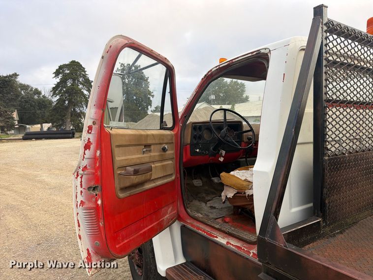 image for item FU4705 1974 Chevrolet C60 flatbed truck