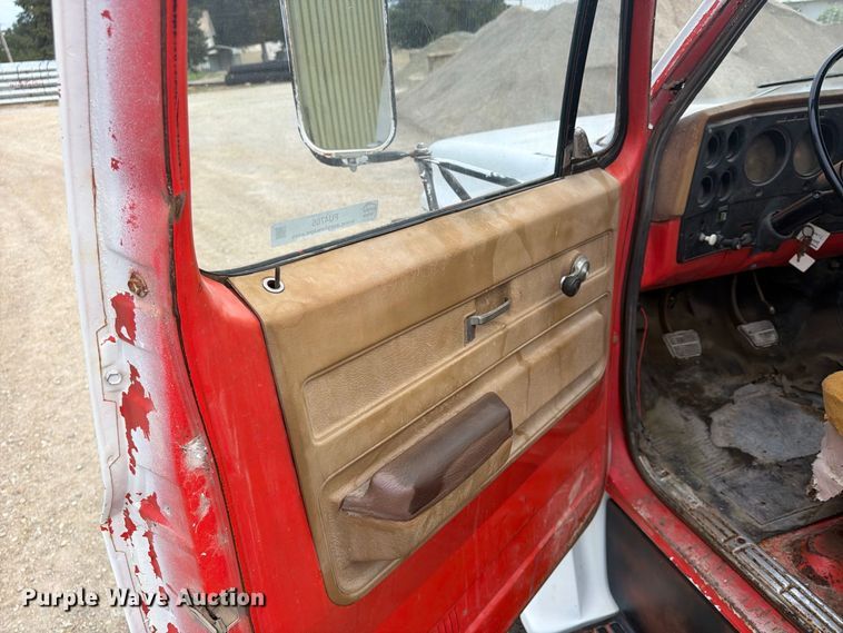 image for item FU4705 1974 Chevrolet C60 flatbed truck