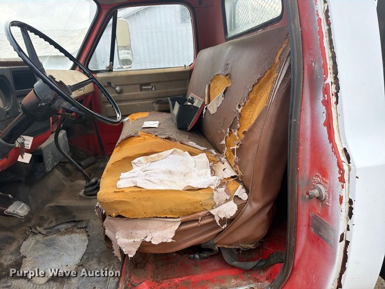 image for item FU4705 1974 Chevrolet C60 flatbed truck