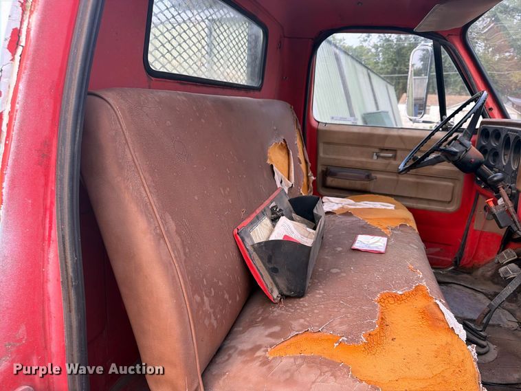 image for item FU4705 1974 Chevrolet C60 flatbed truck