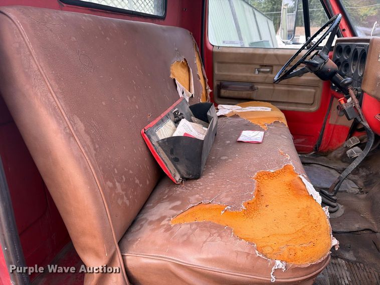 image for item FU4705 1974 Chevrolet C60 flatbed truck