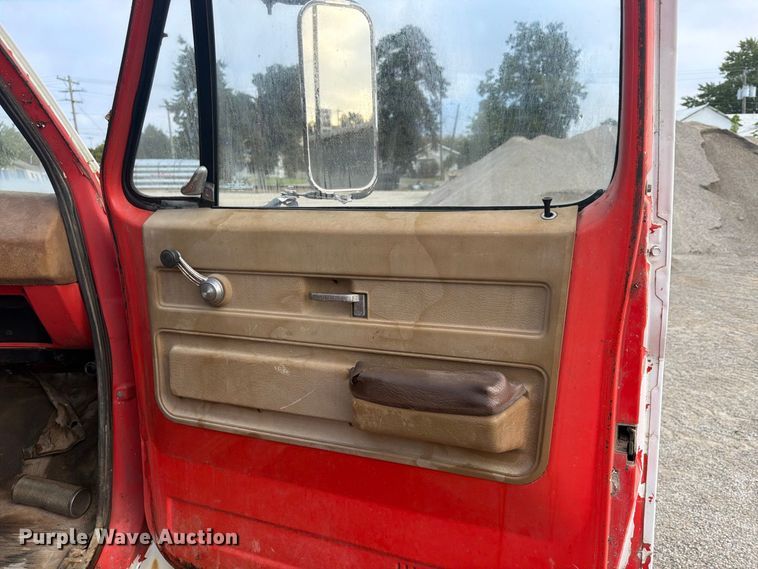 image for item FU4705 1974 Chevrolet C60 flatbed truck