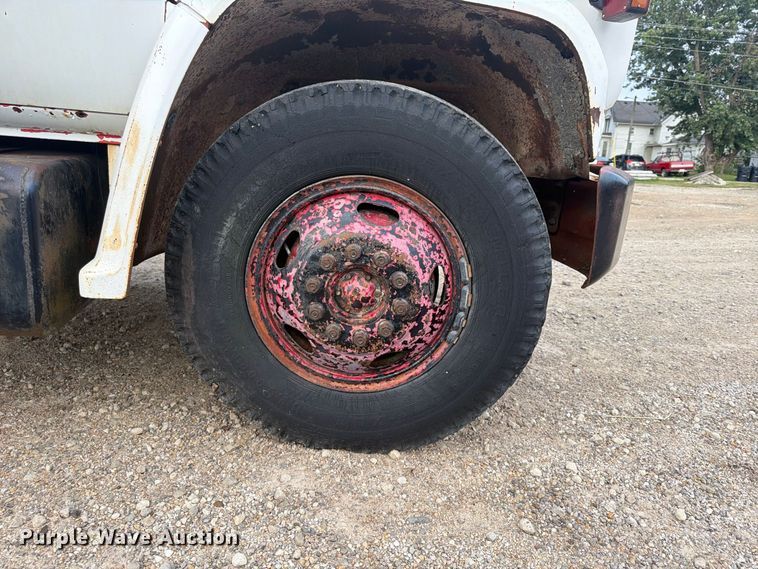 image for item FU4705 1974 Chevrolet C60 flatbed truck