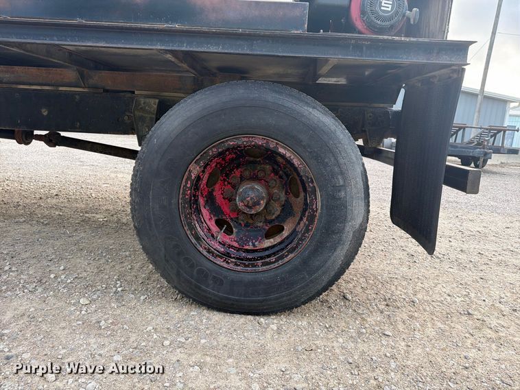 image for item FU4705 1974 Chevrolet C60 flatbed truck