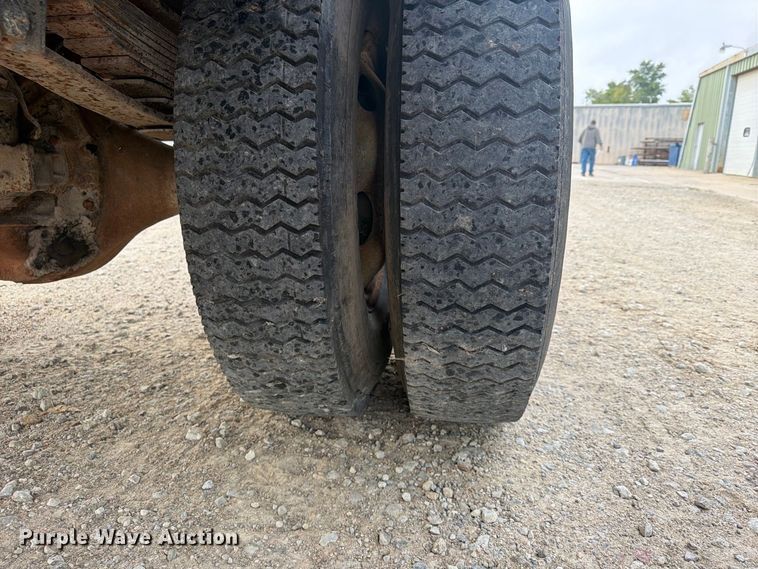 image for item FU4705 1974 Chevrolet C60 flatbed truck