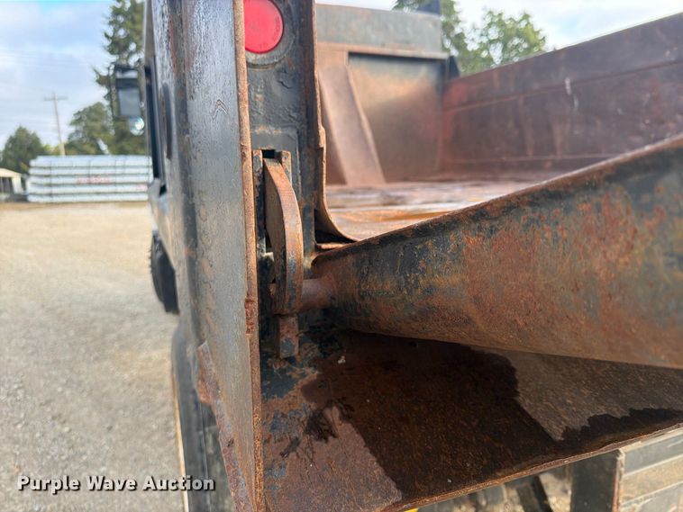 image for item FU4706 2000 Chevrolet C7 dump truck
