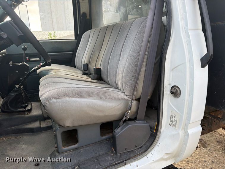 image for item FU4706 2000 Chevrolet C7 dump truck