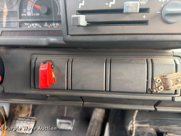 image for item FU4706 2000 Chevrolet C7 dump truck