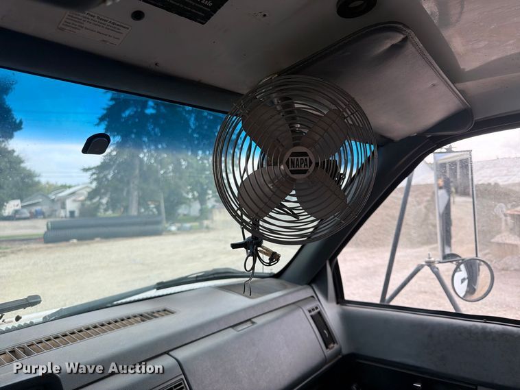 image for item FU4706 2000 Chevrolet C7 dump truck