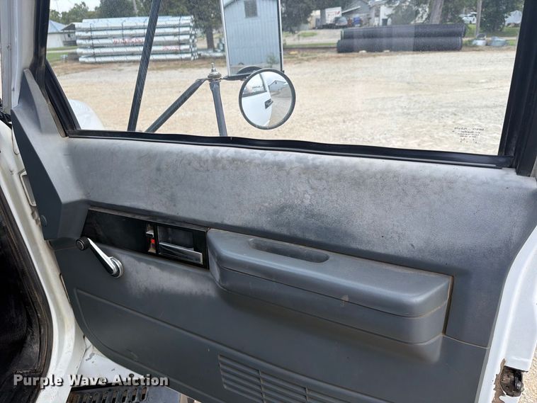 image for item FU4706 2000 Chevrolet C7 dump truck