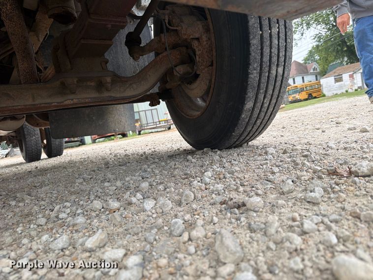 image for item FU4706 2000 Chevrolet C7 dump truck