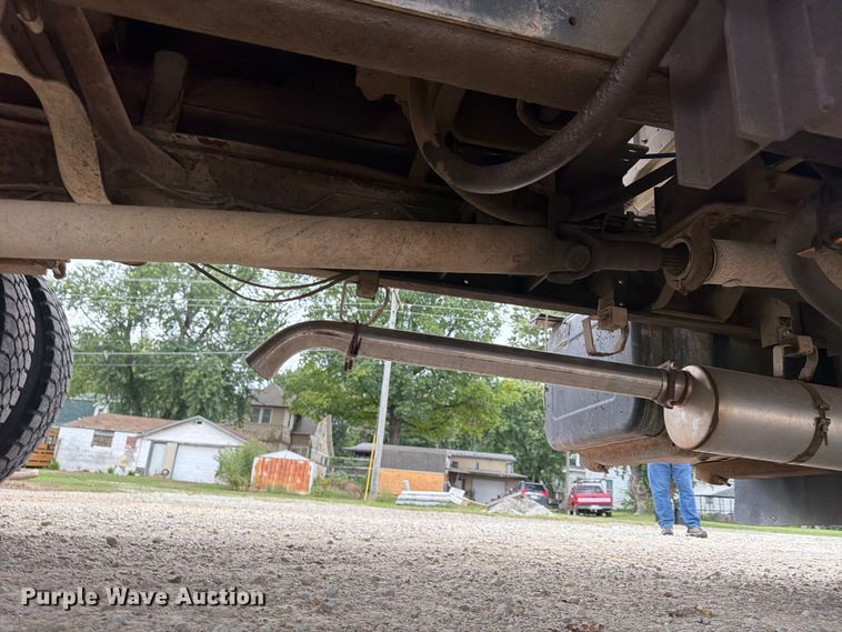 image for item FU4706 2000 Chevrolet C7 dump truck