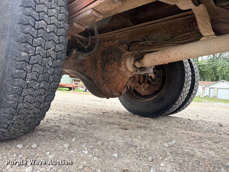 image for item FU4706 2000 Chevrolet C7 dump truck