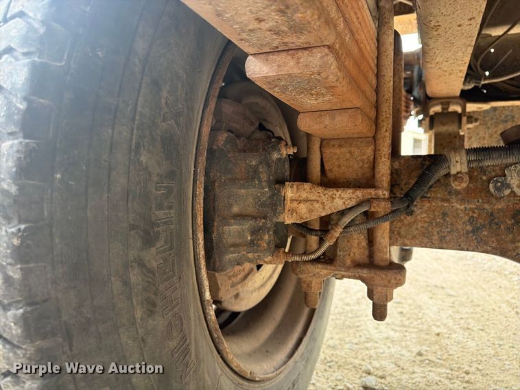 image for item FU4706 2000 Chevrolet C7 dump truck