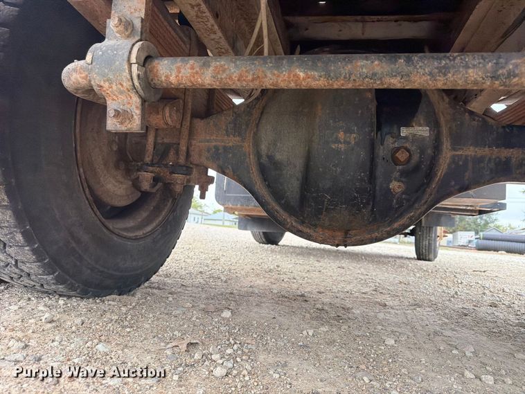 image for item FU4706 2000 Chevrolet C7 dump truck